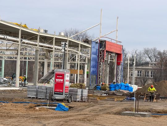 Znika dawne Tesco. Będzie nowa galeria i nowe sklepy Znika dawne Tesco. Będzie nowa galeria i nowe sklepy