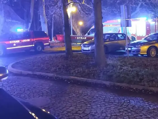 Zobaczył policjantów i skoczył. „Życie i zdrowie zagrożone”
