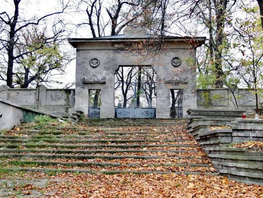 Zrujnowane schody przy cmentarzu prawosławnym będą wyremontowane ZDJĘCIA