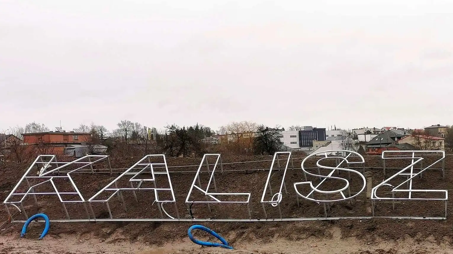 Prawie jak w Hollywood. Wielki napis powstanie przy Szlaku Bursztynowym