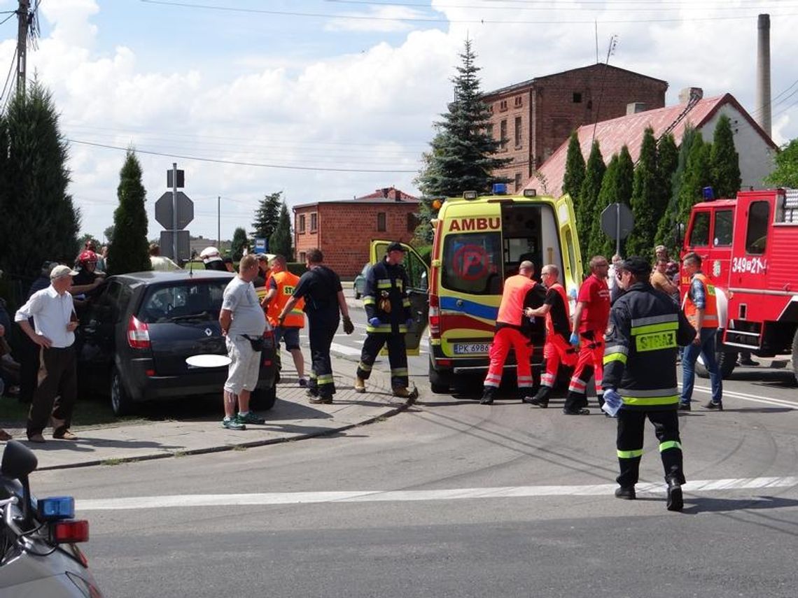 14 rannych w wypadku busa, nie żyje dziecko AKTUALIZACJA - ZDJĘCIA