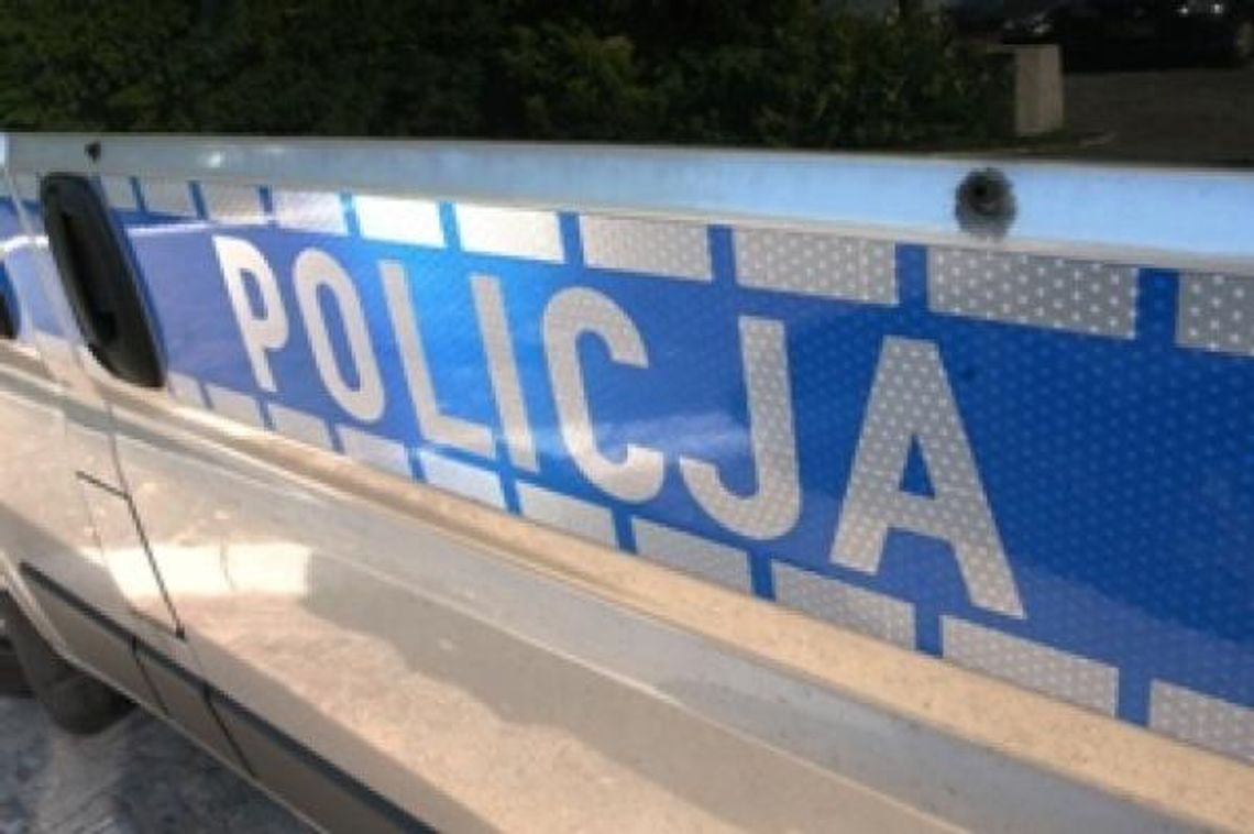 1,5-roczne dziecko szło wzdłuż drogi krajowej. „Bose i przemoczone”