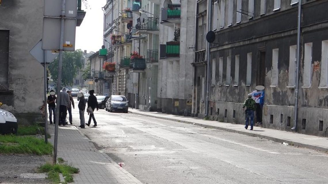 20-latek dźgnięty nożem na ul. Ciasnej. Trzech zatrzymanych