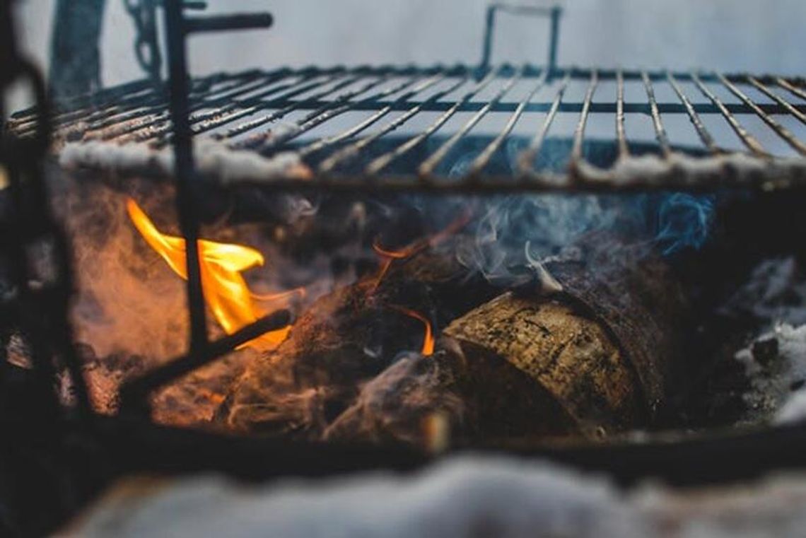 5 częstych błędów przy grillowaniu ryby, których możesz łatwo uniknąć