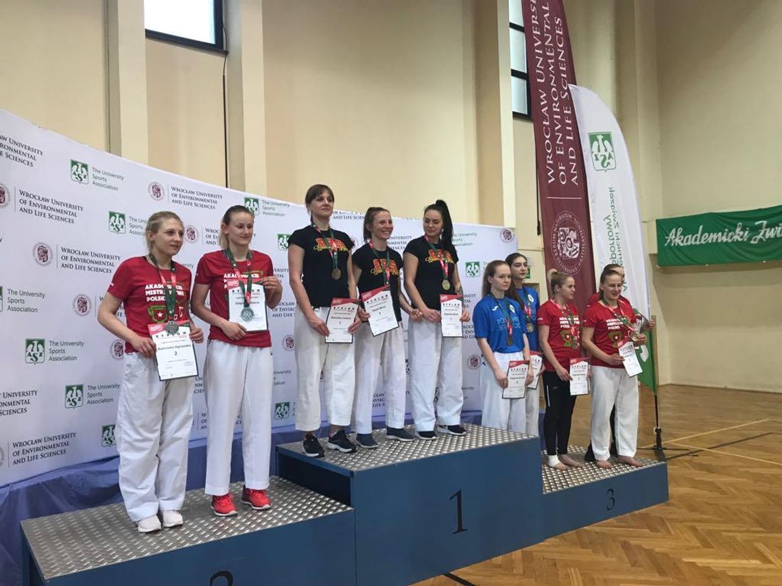 Akademickie medale w olimpijskim karate. Sukces zawodniczek MUKS Tornado