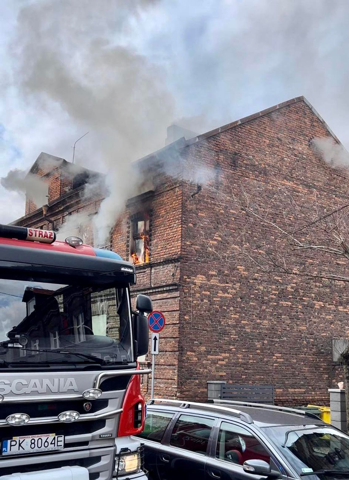 Akcja gaśnicza przy ul. Ogrodowej. W akcji 4 zastępy staży pożarnej