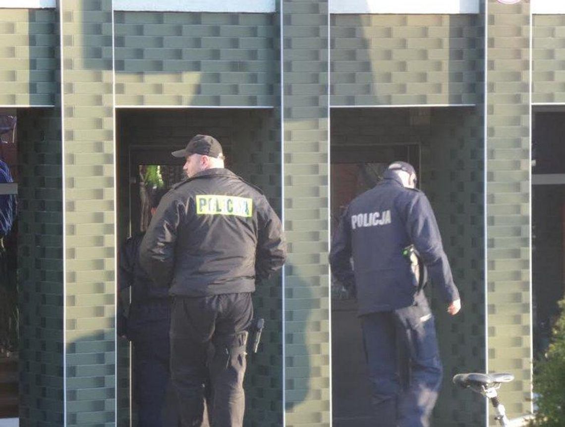 Alarm bombowy i ewakuacja szkoły ZDJĘCIA