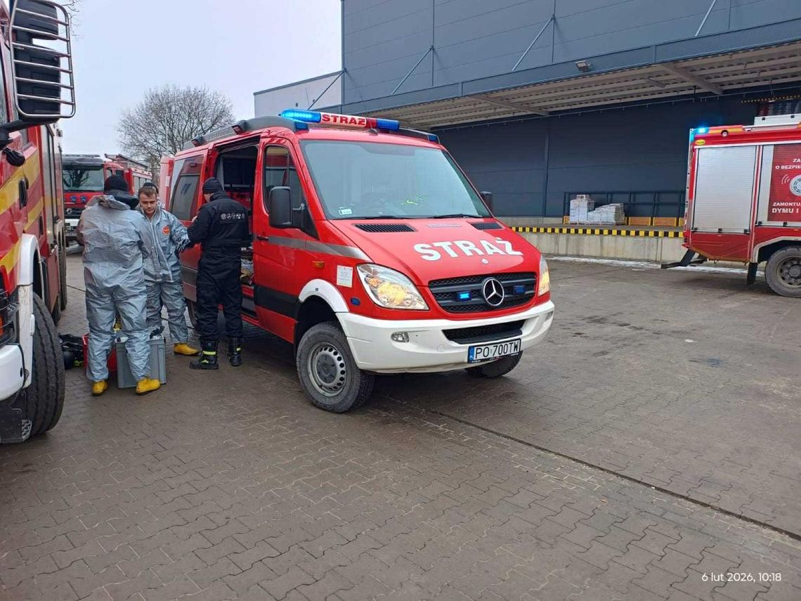 Alarm przy ul. Zachodniej w Kaliszu. Wyciek substancji chemicznej w firmie