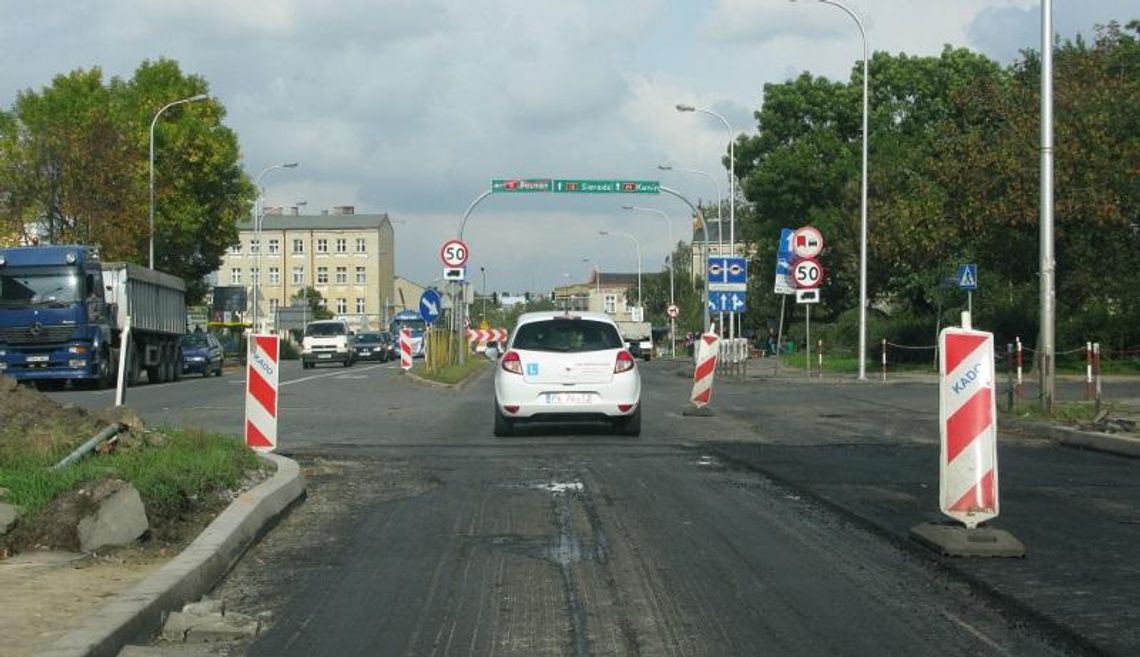 Aleja Wojska Polskiego: drogowcy zmieniają pas