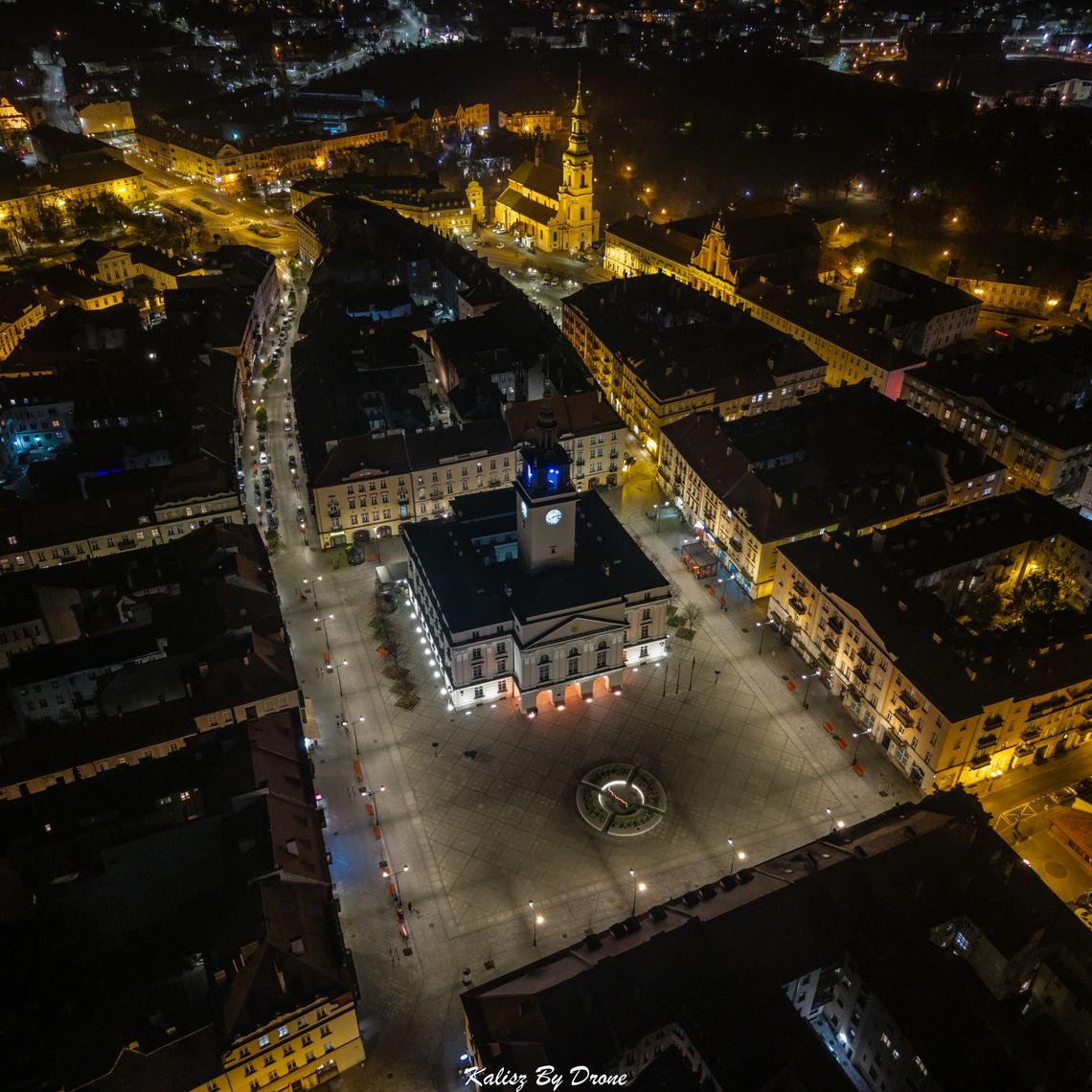 Armia urzędników. Ile osób zatrudnia ratusz?