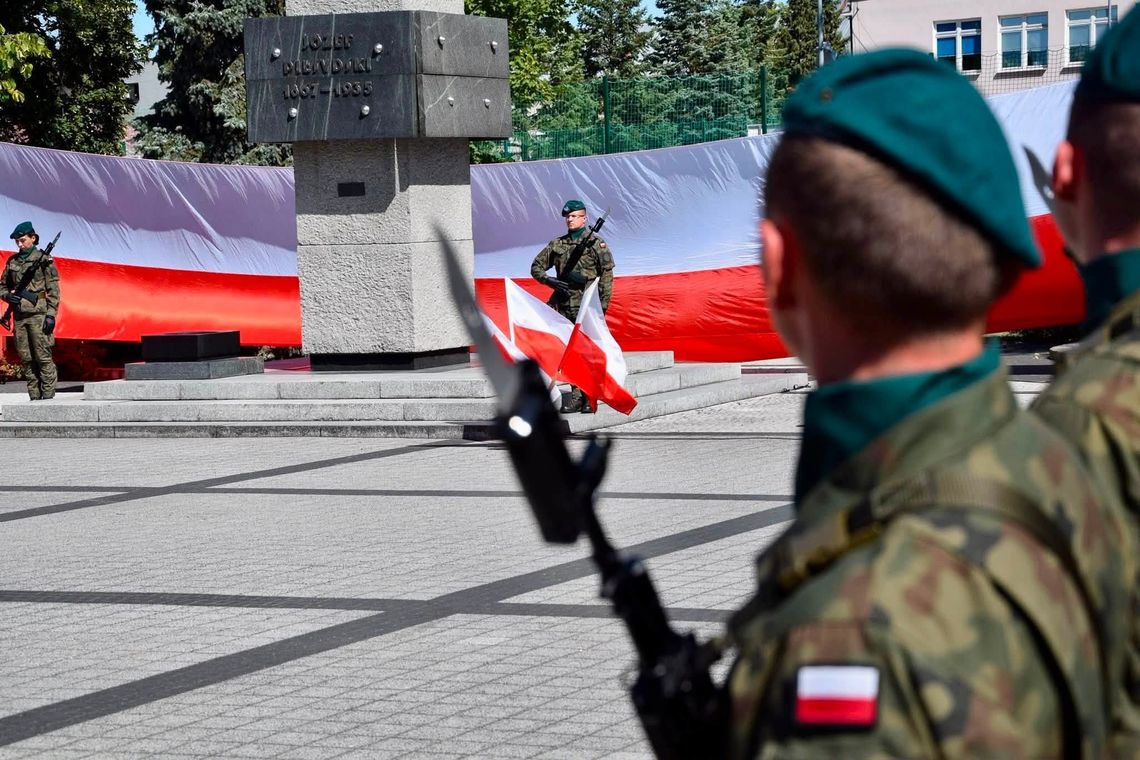 Armia ZATRUDNIA. Szukają fachowców z tych dwóch zawodów Armia ZATRUDNIA. Szukają fachowców z tych dwóch zawodów