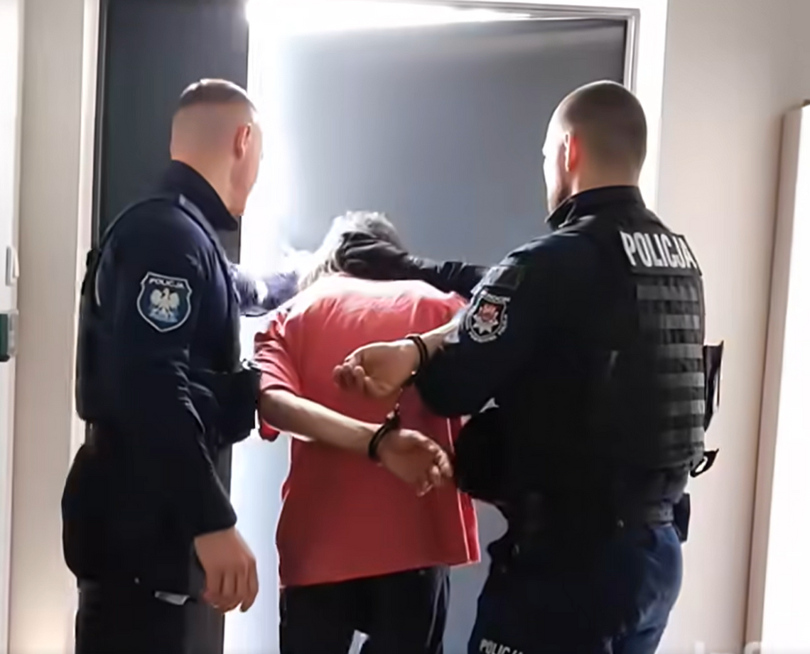 Atak na policjanta. „Złapał za szyję, zaczął go dusić”
