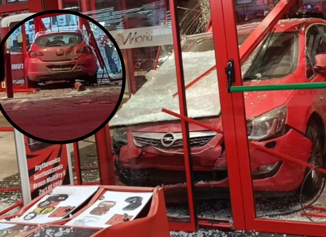 Autem do marketu. W środku tłum klientów