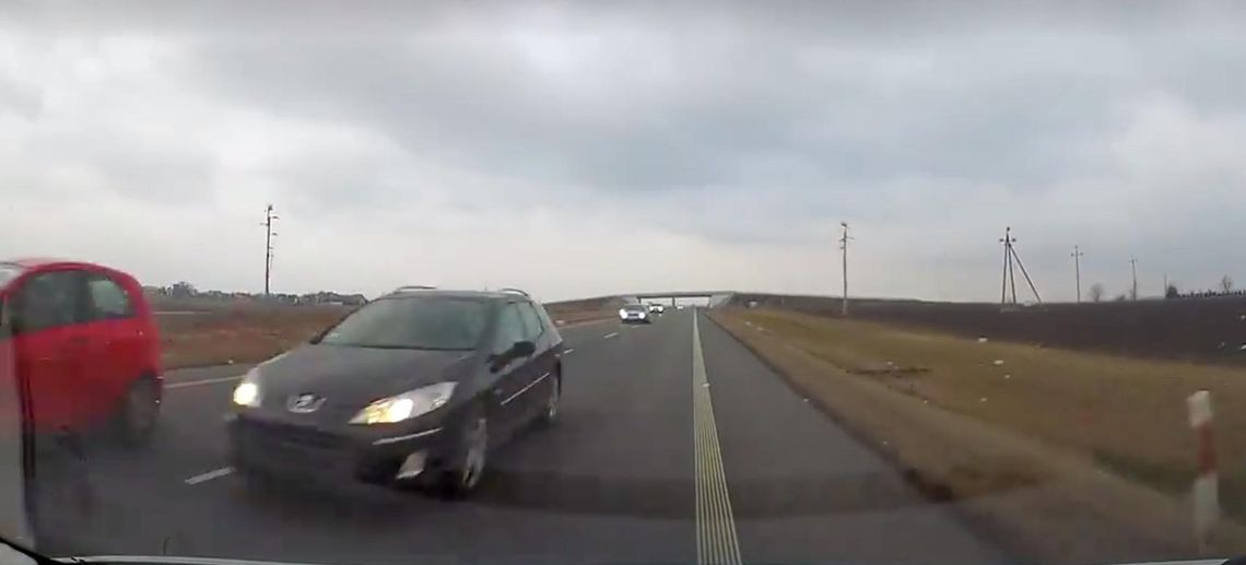 Auto bez rejestracji idzie na czołówkę WIDEO