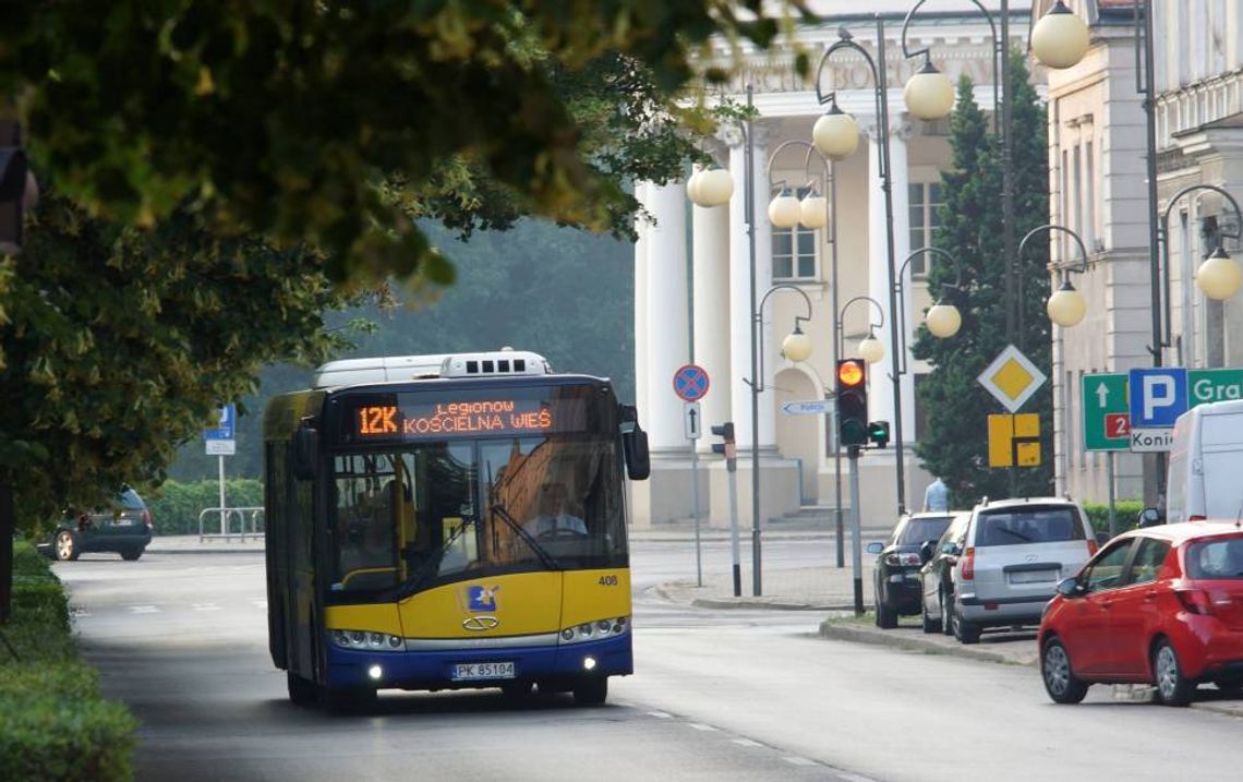 Autobusy KLA w długi majowy weekend