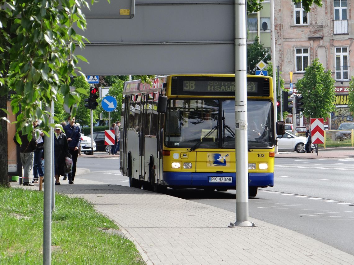 Autobusy KLA w majowe święta