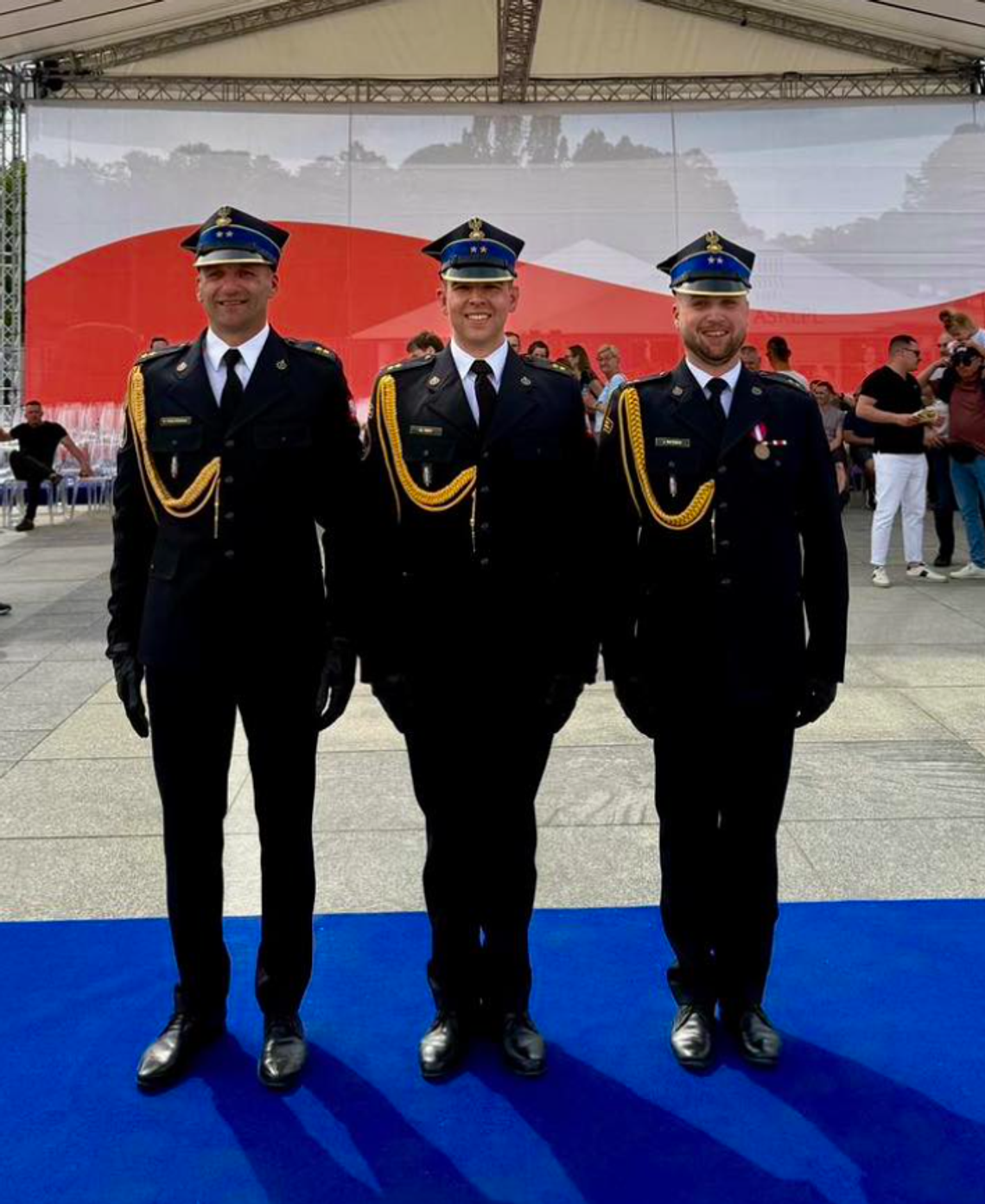 Awanse w kaliskiej straży pożarnej. Nowi oficerowie na służbie Awanse w kaliskiej straży pożarnej. Nowi oficerowie na służbie