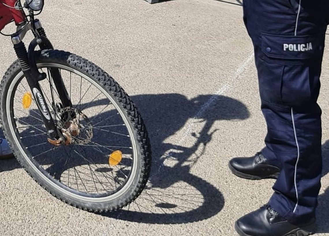 Awantura między cyklistami. Mężczyzna rzucił rowerem w kobietę