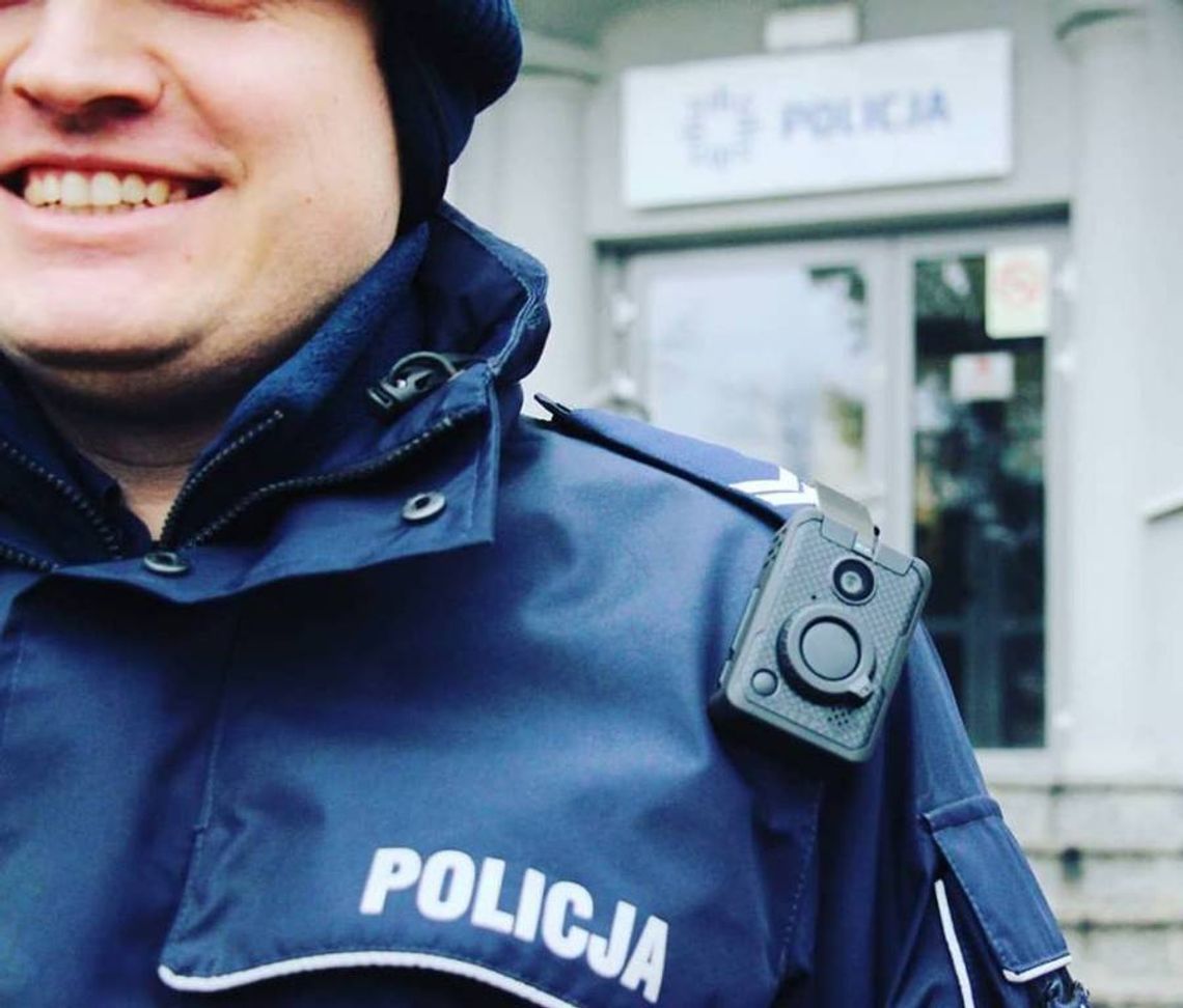 Będą nagrywać każdą interwencję. Policjanci wyposażeni w kamery nasobne