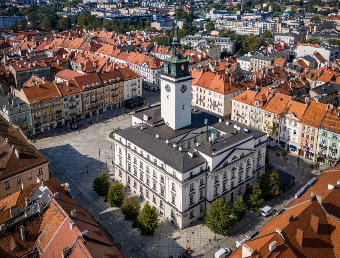 BEZPŁATNE wsparcie dla mieszkańców Kalisza. Sprawdź, gdzie się zgłosić LISTA