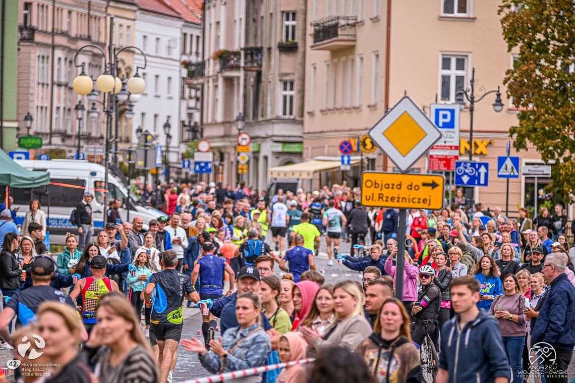 Biegacze przejmą ulice Kalisza. Kierowców czekają ograniczenia! Biegacze przejmą ulice Kalisza. Kierowców czekają ograniczenia!