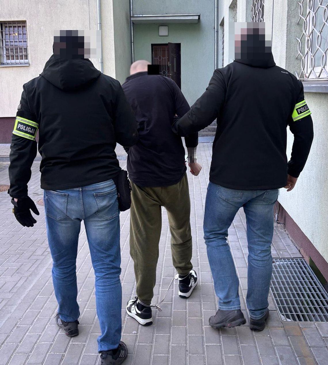 „Bił i kopał pokrzywdzoną”. Usiłowanie zabójstwa swojej partnerki