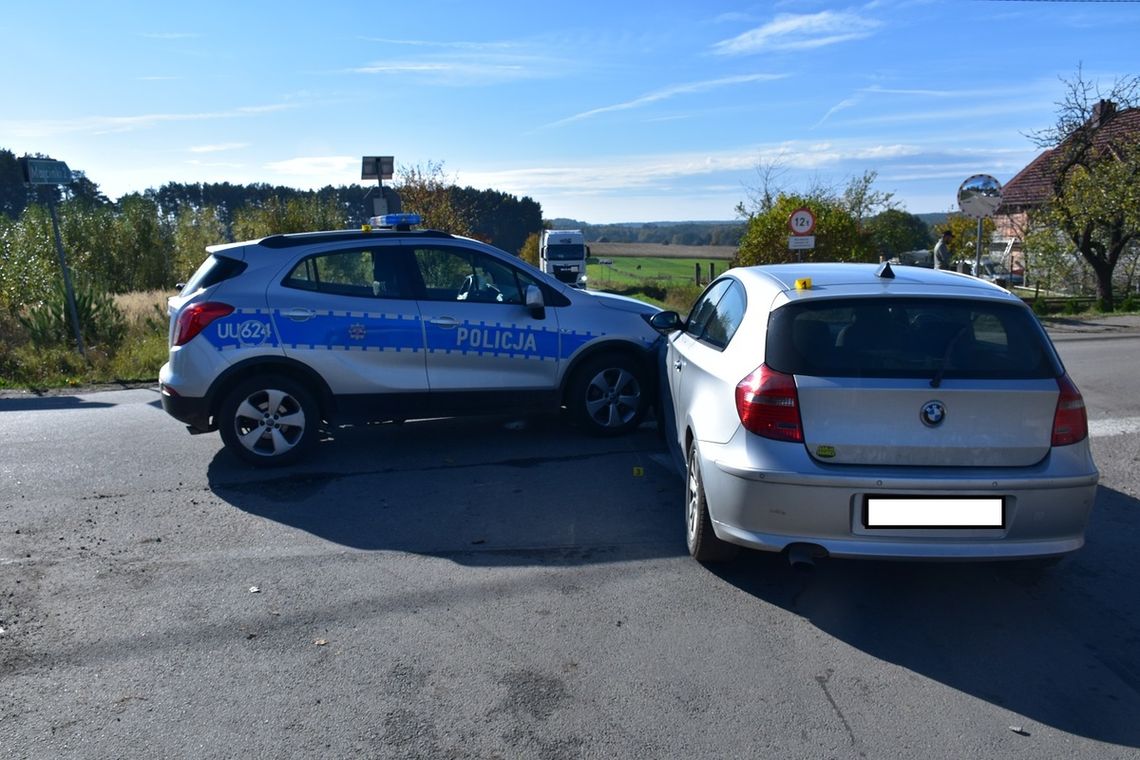 BMW i policyjny Opel. Błąd obcokrajowca BMW i policyjny Opel. Błąd obcokrajowca