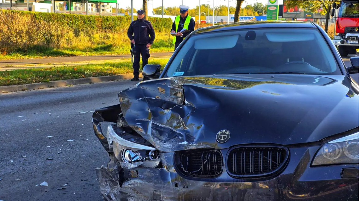 BMW vs. policyjny radiowóz. Kto zawinił?