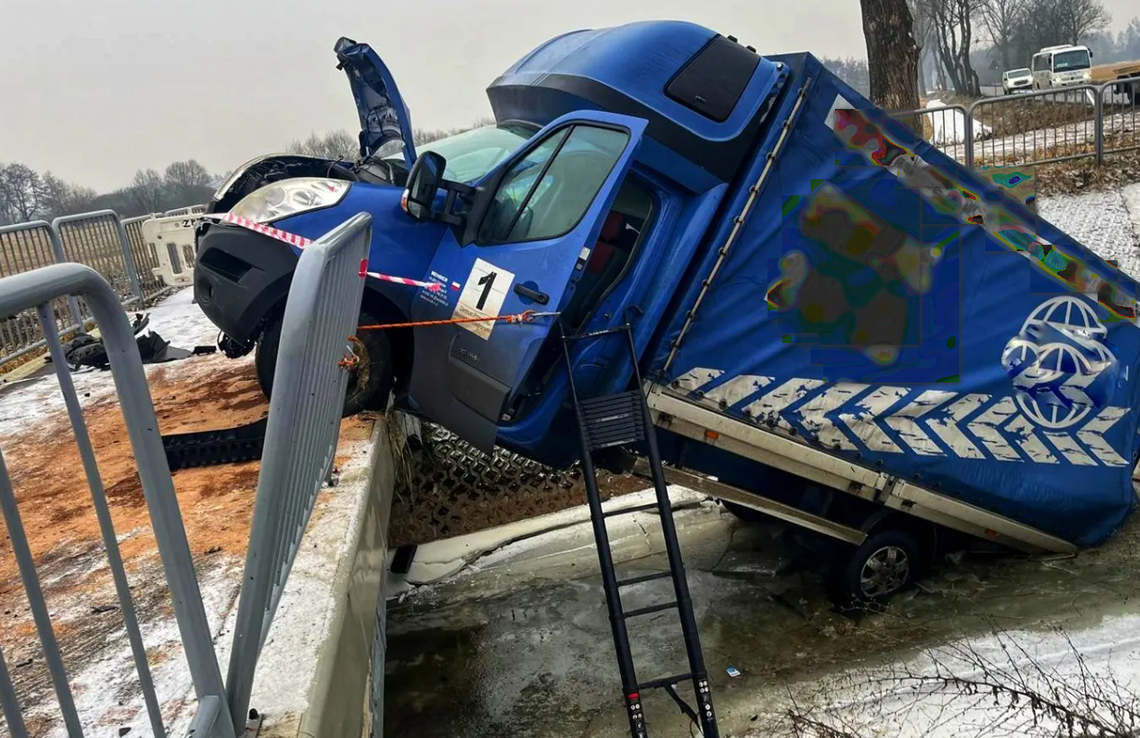 Busem do rzeki. Wszystko przez TIR-a?