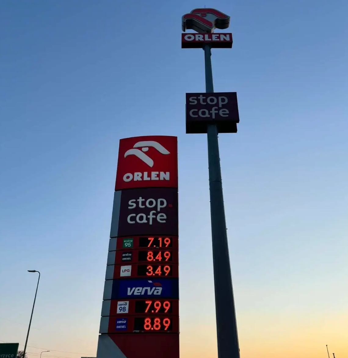 Ceny paliw w DÓŁ! Wiemy ile zapłacimy na stacji