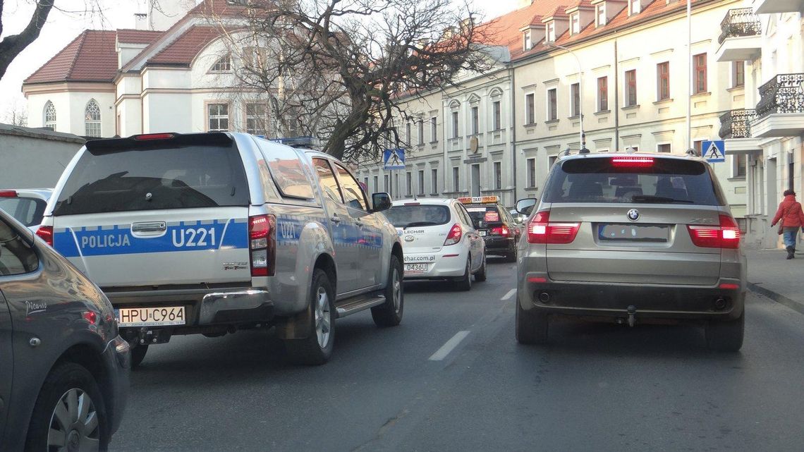 Chaos na Śródmiejskiej. Korkuje się spora część miasta ZDJĘCIA