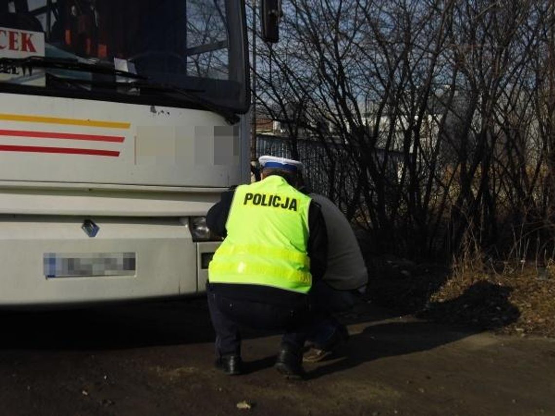 Chcesz, żeby skontrolowano autobus? Zadzwoń na policję