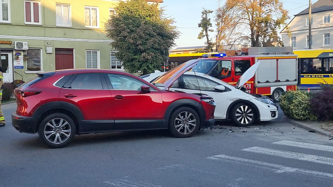 Chciała skręcić w lewo i spowodowała kolizję. Młoda kobieta ukarana