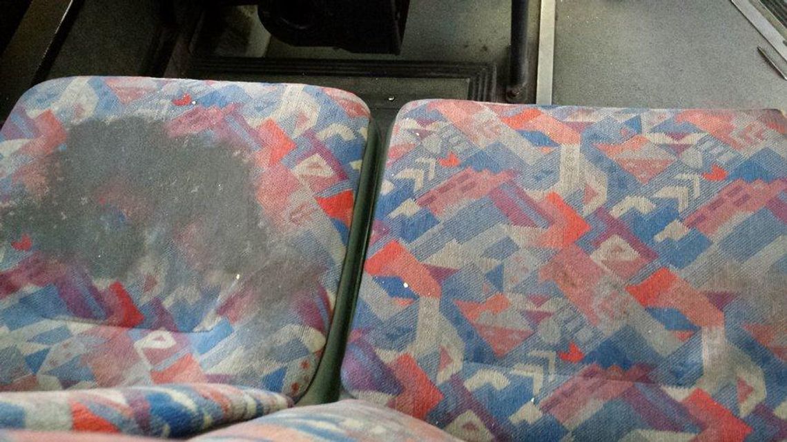 Co się stało z tym fotelem? Przykra przygoda w autobusie KLA ZDJĘCIA