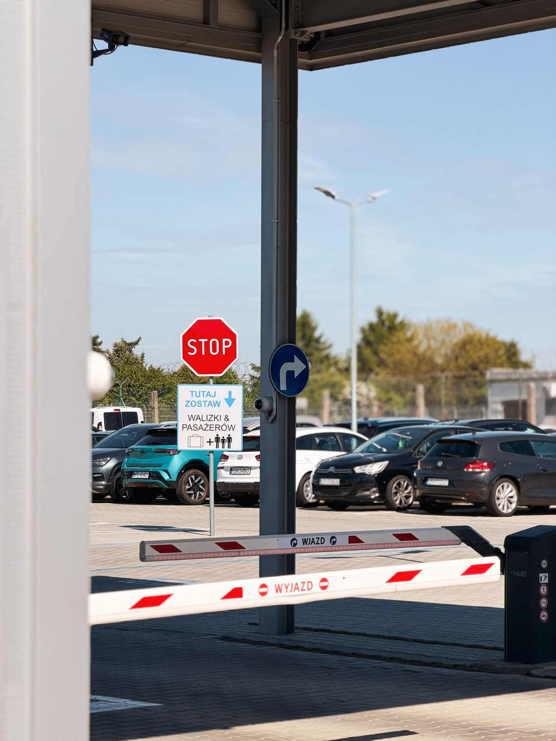 Coraz więcej mieszkańców Kalisza wybiera lotnisko w Poznaniu. Kluczowy staje się wybór parkingu