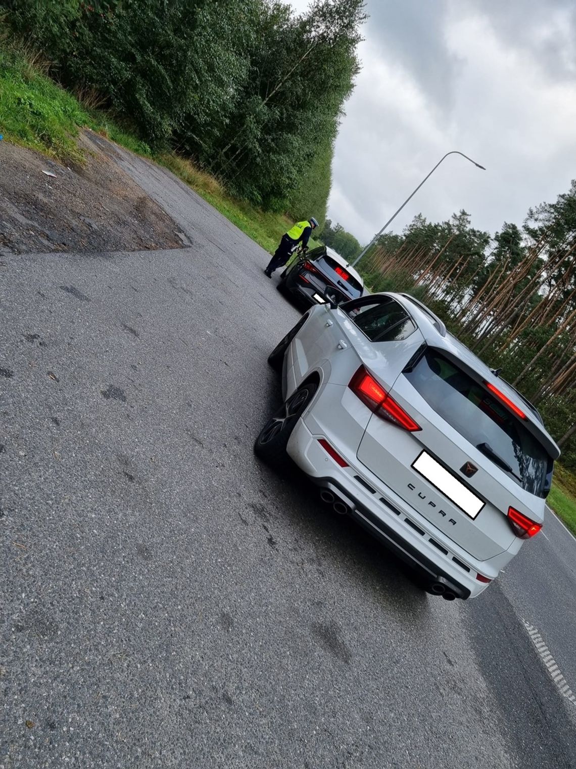 Cupra vs. Cupra. Policyjny pościg za kobietą 200 km/h