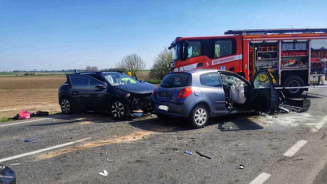 Czołowe zderzenie na krajowej ,,11''. Nie żyje jedna osoba!