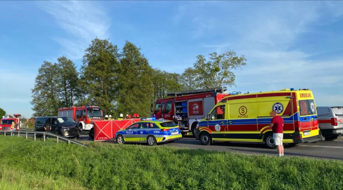 Czołowe zderzenie po alkoholu. Pijana kobieta trafiła do szpitala Czołowe zderzenie po alkoholu. Pijana kobieta trafiła do szpitala