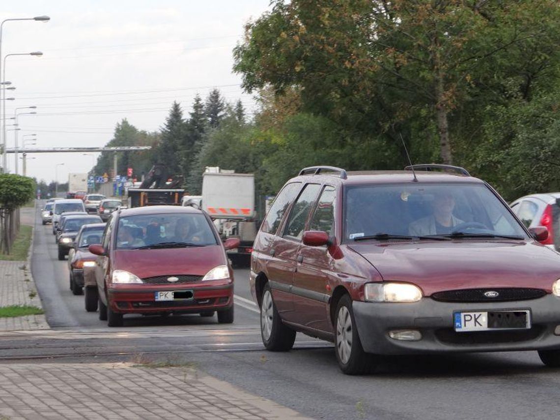 Czy doczekamy się wiaduktu nad przejazdem kolejowym w Piwonicach?