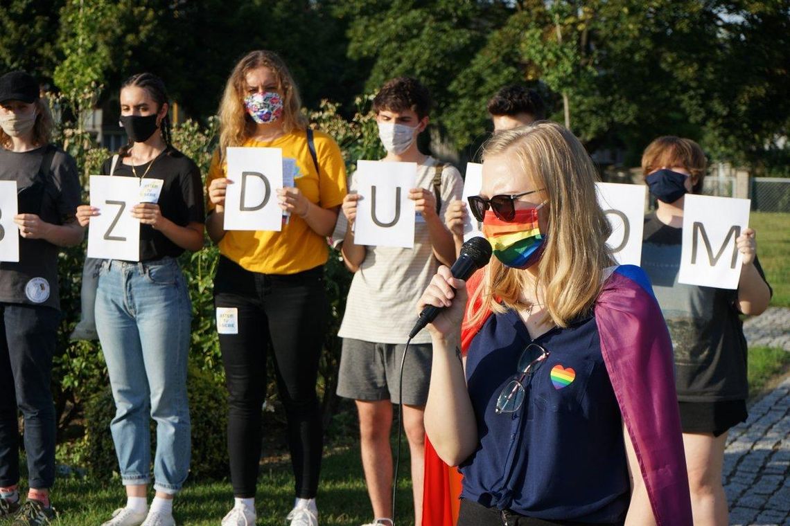 Czyny „Margot” chuligańskie, ale usprawiedliwione?  Środowiska LGBT w Kaliszu zapowiadają większą aktywność ZDJĘCIA