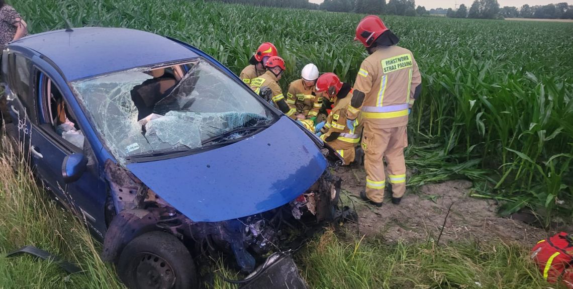 Zderzyli się na skrzyżowaniu. Dwie osoby w szpitalu