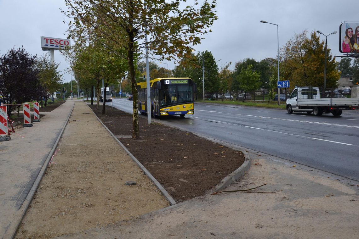 Dla autobusów, osobówek i rowerów - centrum przesiadkowe w listopadzie ZDJĘCIA