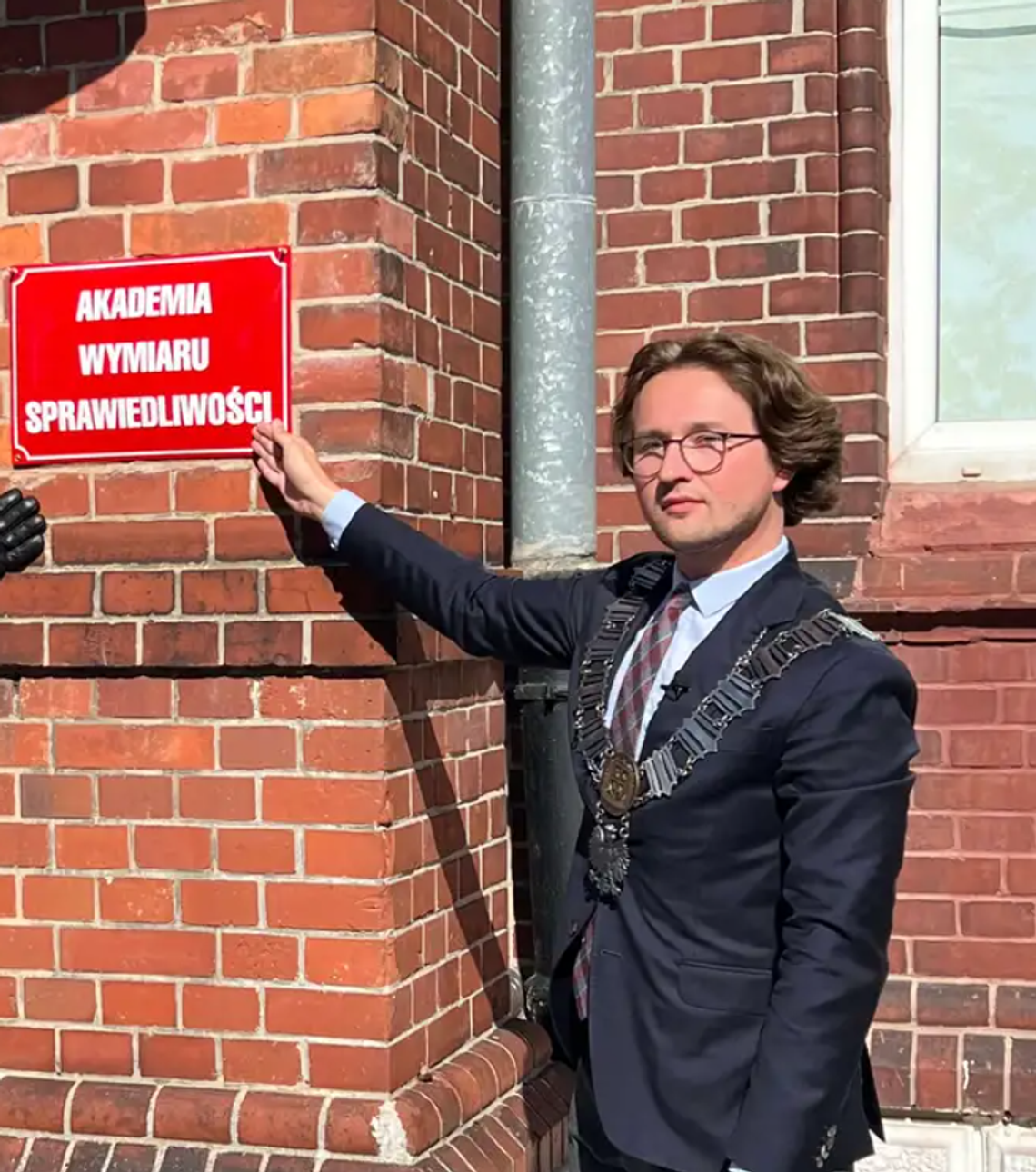 Dr Sopiński traci stanowisko rektora AWS! "𝗭 𝗽𝗼𝘄𝗼𝗱𝘂 𝗻𝗮𝗿𝘂𝘀𝘇𝗲𝗻𝗶𝗮 𝗽𝗿𝘇𝗲𝗽𝗶𝘀ó𝘄 𝗽𝗿𝗮𝘄𝗮" Dr Sopiński traci stanowisko rektora AWS! "𝗭 𝗽𝗼𝘄𝗼𝗱𝘂 𝗻𝗮𝗿𝘂𝘀𝘇𝗲𝗻𝗶𝗮 𝗽𝗿𝘇𝗲𝗽𝗶𝘀ó𝘄 𝗽𝗿𝗮𝘄𝗮"