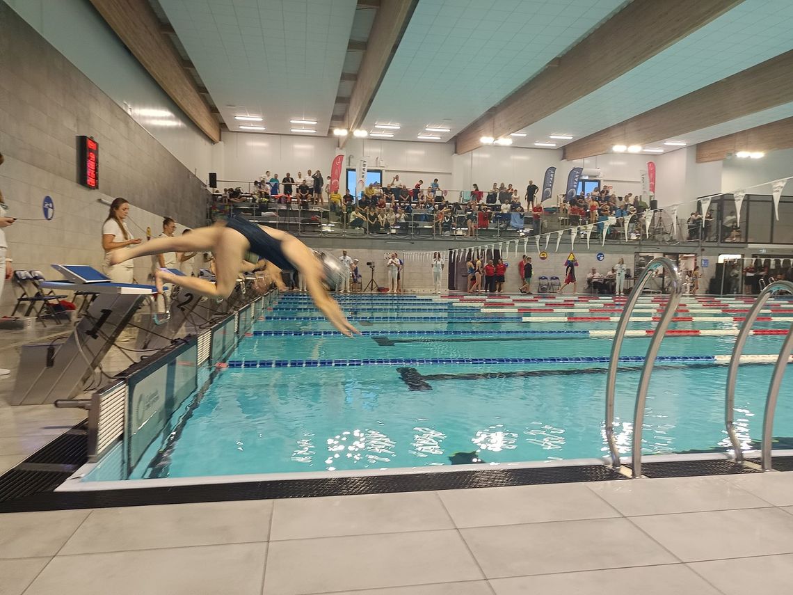 Duża impreza w Kaliszu. Młodzi pływacy rywalizowali o medale mistrzostw Polski