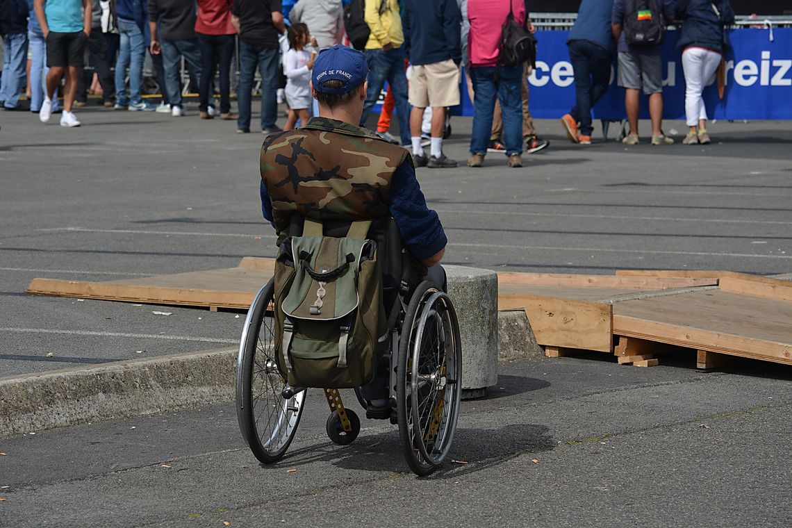 Dwóch nastolatków ukradło wózek inwalidzki. Dla zabawy