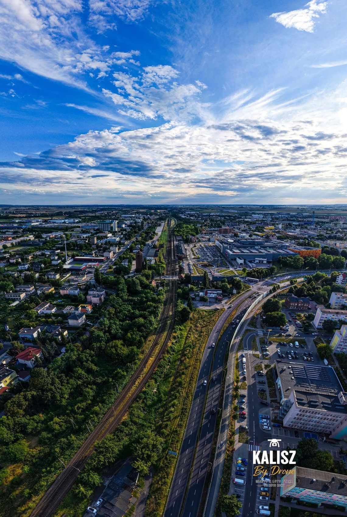 Dyrektorska posada do wzięcia. Zainteresowanie małe Dyrektorska posada do wzięcia. Zainteresowanie małe