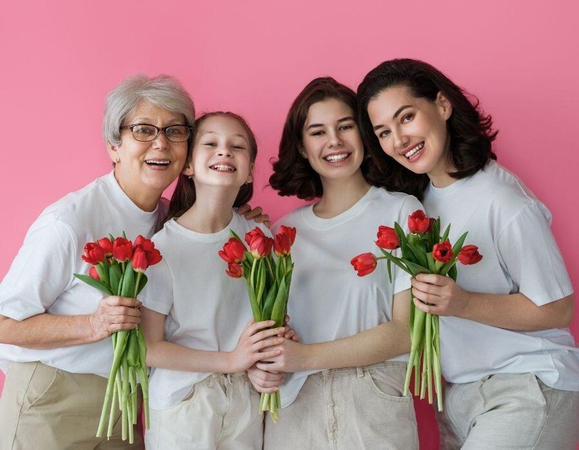 Dzień Kobiet 2026. Tyle wydamy na kwiaty i prezenty
