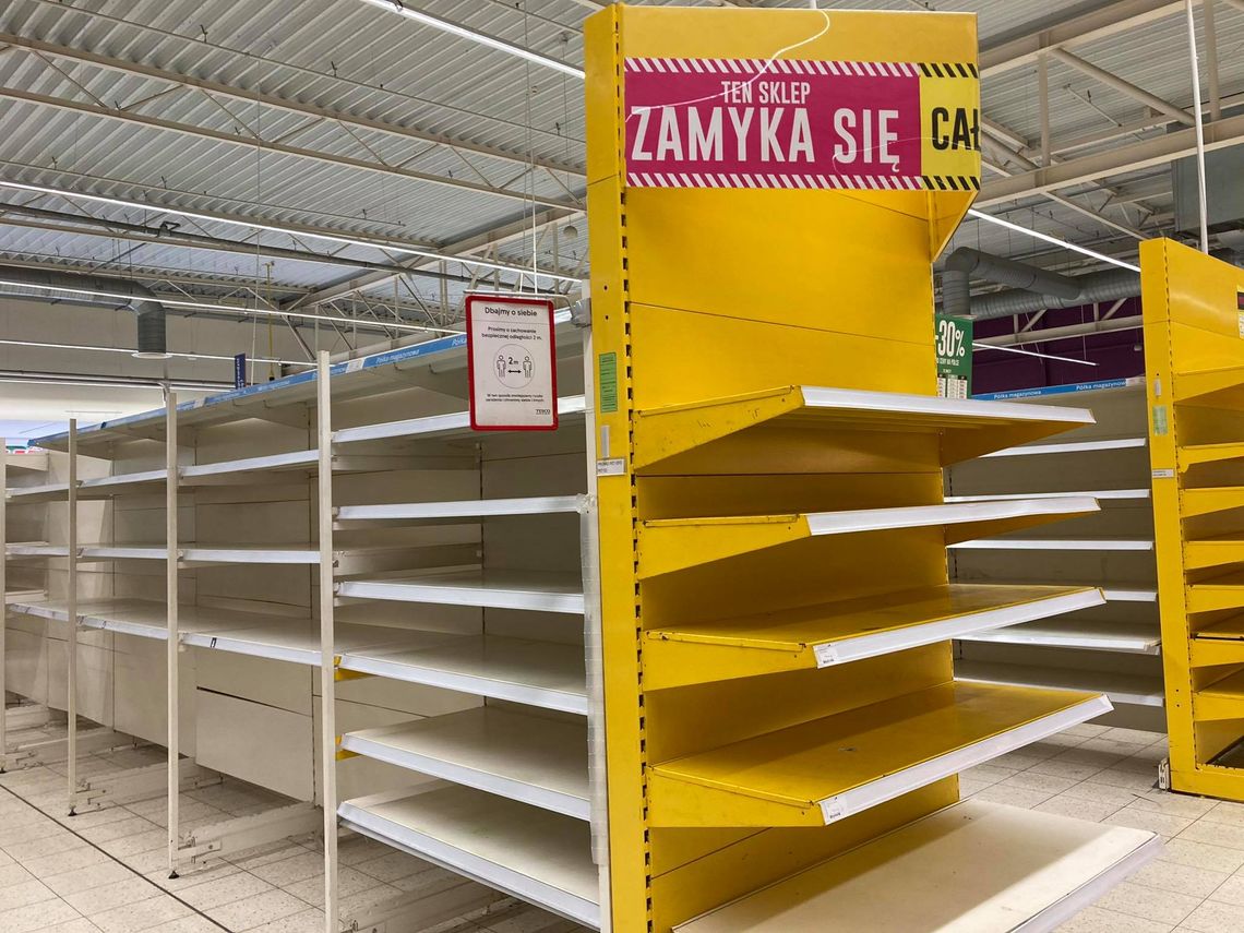 Dziś ostatni dzień Tesco przy ul. Majkowskiej. Co z pracownikami i obiektem? ZDJĘCIA