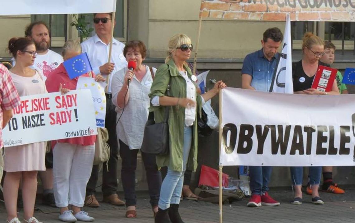 Europo, nie odpuszczaj! Dziś kolejna demonstracja przed sądem