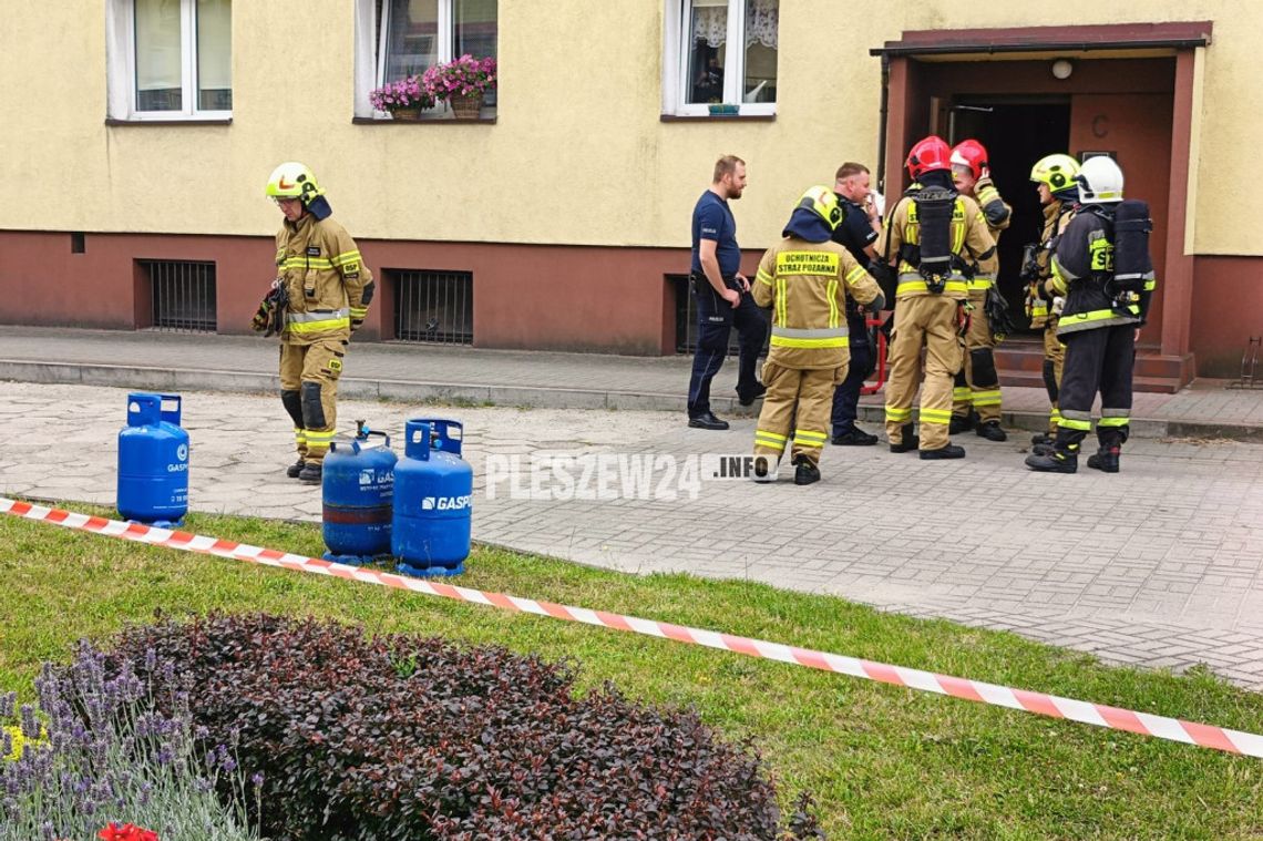 Gaz czuć w bloku. Ewakuacja wielu mieszkańców